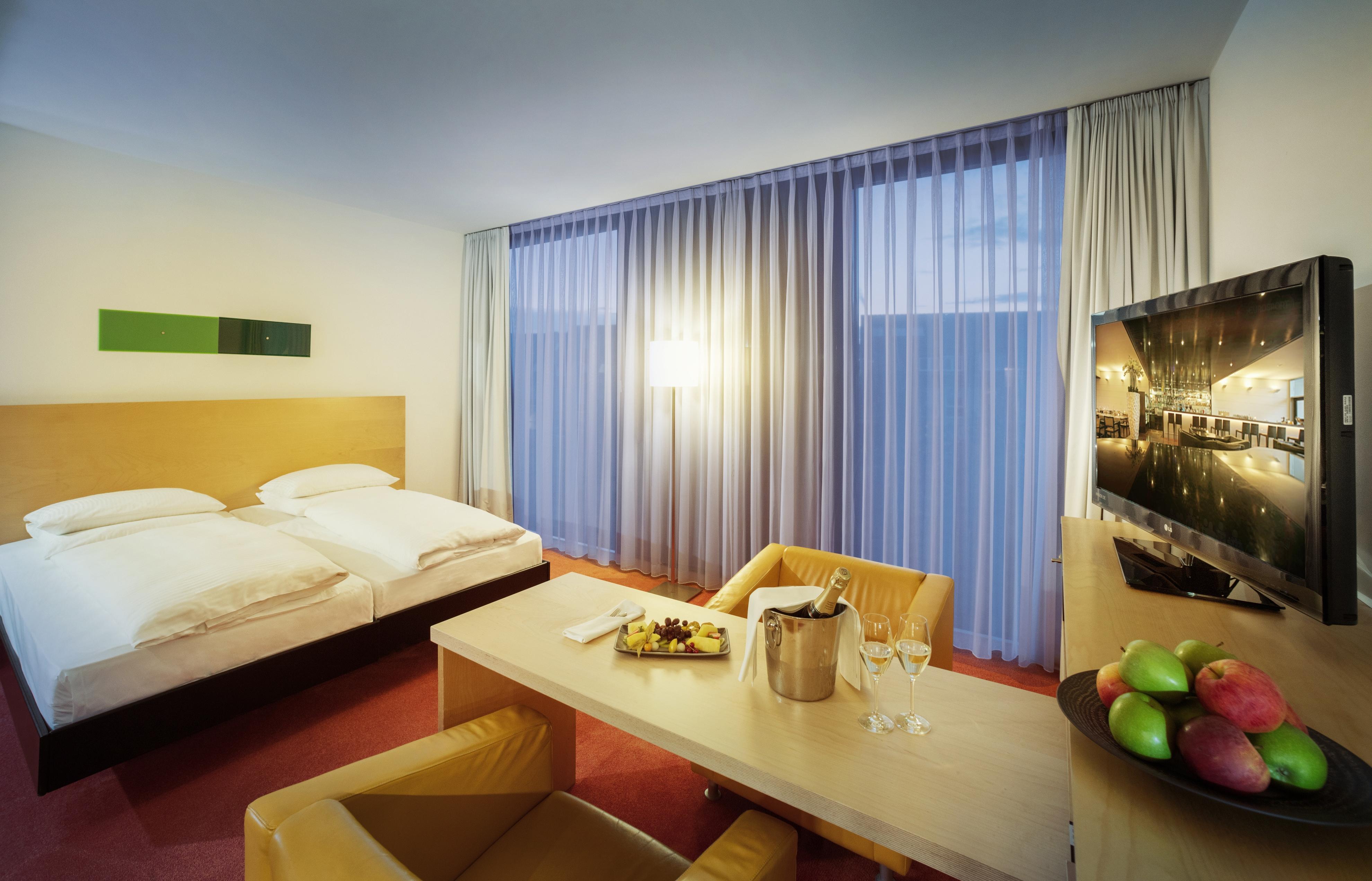 Innside By Melia Duesseldorf Seestern Екстериор снимка